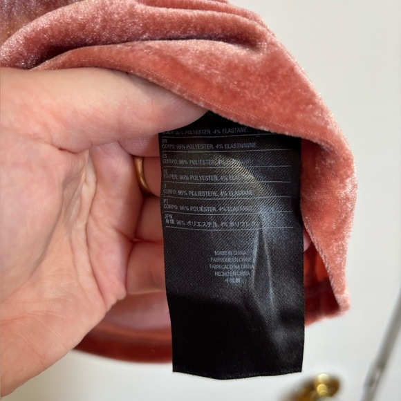 🎉4/30$🎉 Volcom Rust Velour Short Sleeve Tee PTP 19 in🧡 - Picture 4 of 5